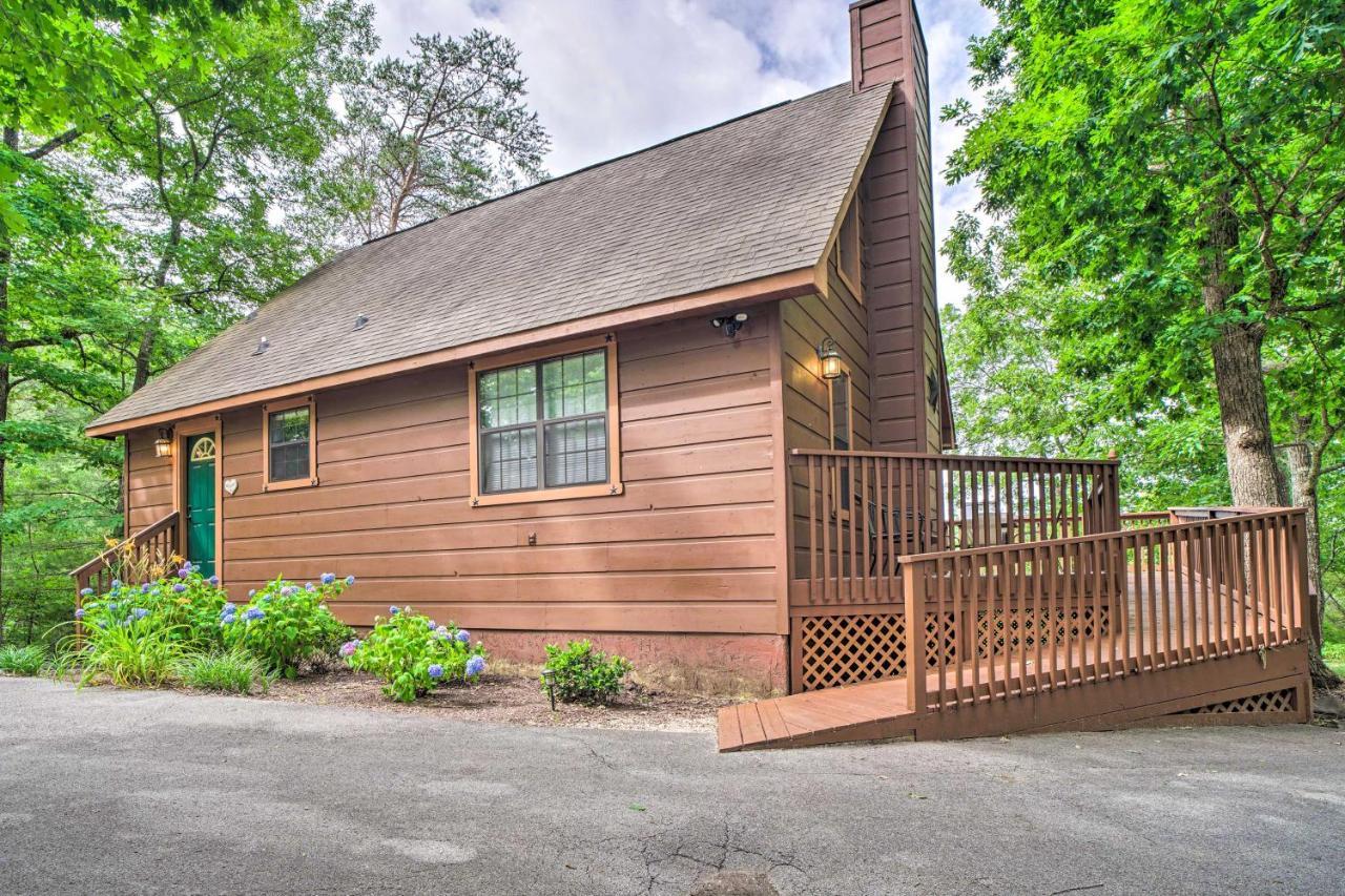 Central Sevierville Cabin With Hot Tub And Views! Luaran gambar