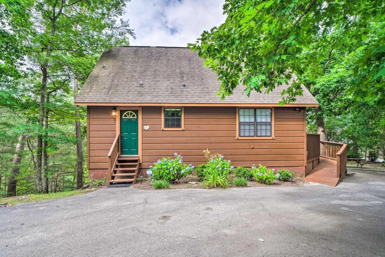Central Sevierville Cabin With Hot Tub And Views! Luaran gambar